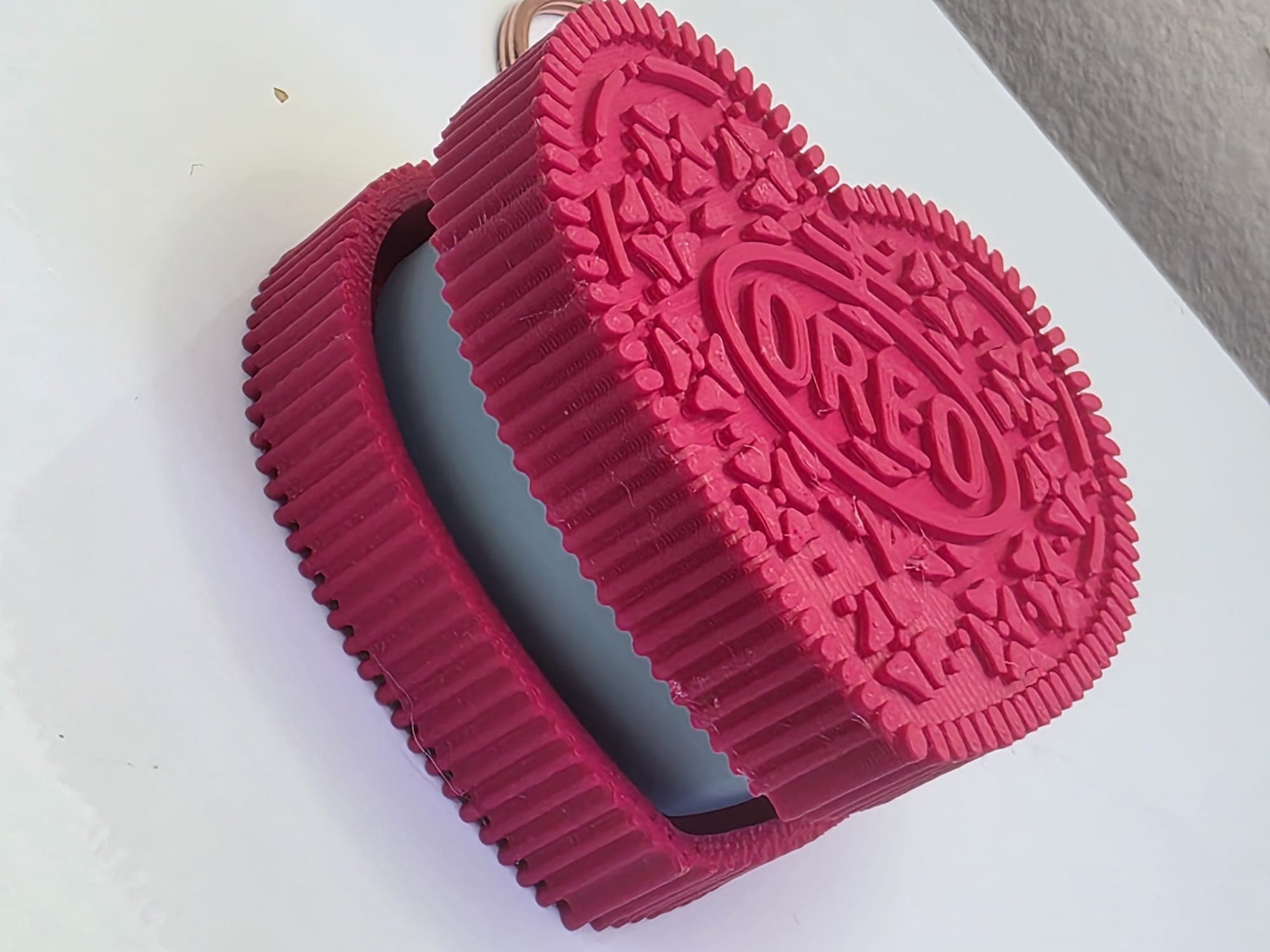 Click-Click Oreo Cookie Keychain Fidget Toy - 3D Printed Stress Relief